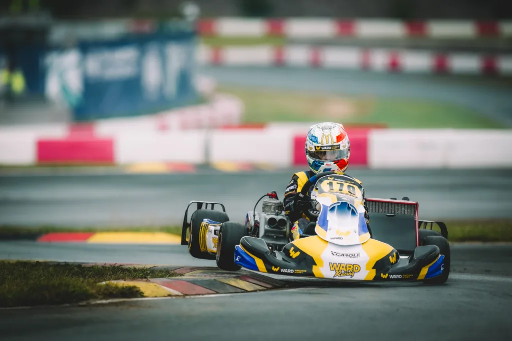 Gabriel Canal seul en piste au volant de son kart